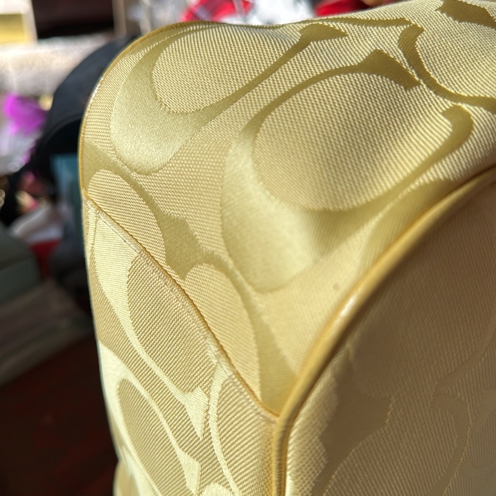 New Coach Yellow Shoulder Bag Never Used - Picture 7 of 14